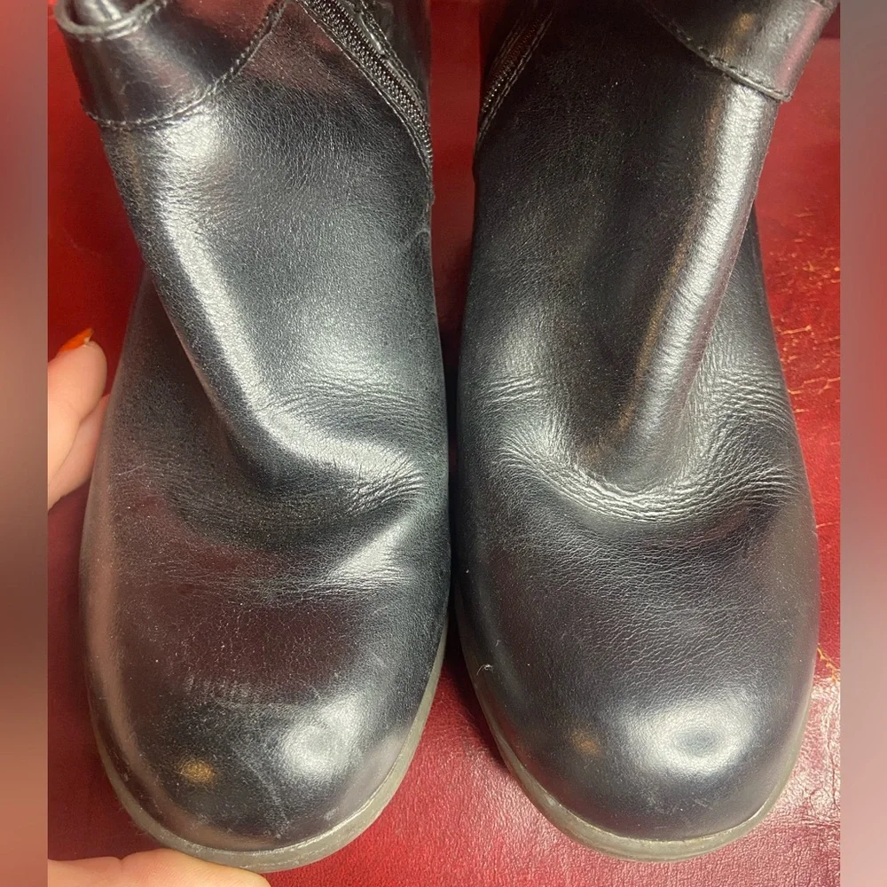 Black Leather Knee High Dr Martens Vanna w/kitten heels. Size 9 - Picture 3 of 3
